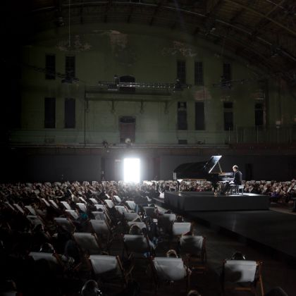 https://www.steinway.com/zh_CN/news/features/a-levitating-career-igor-levit